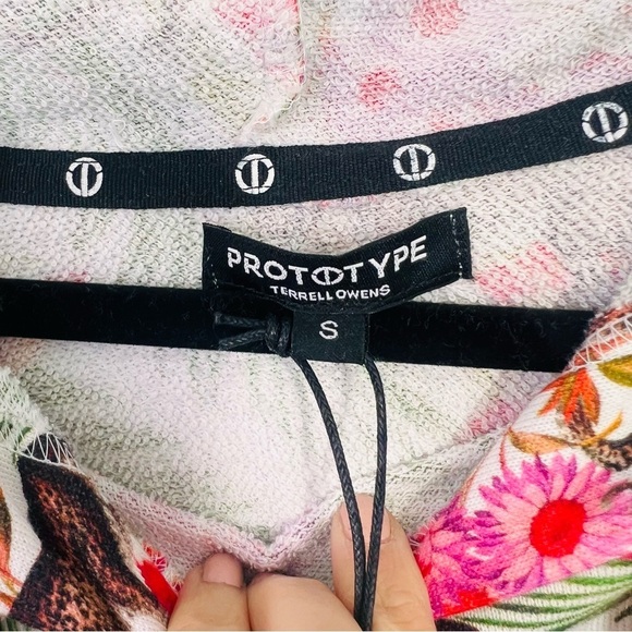 Prototype Terrell Owens Swearer Shirt Small NWT - Picture 3 of 12